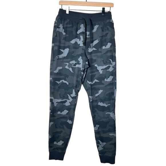 Under Armour Other - Under Armour gray green camo print jogger style athletic pants sz medium M B198